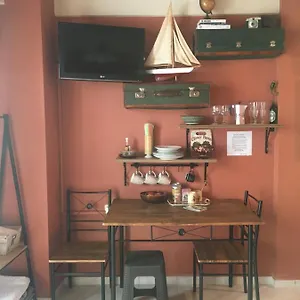 Cozy Little Candia